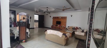 Bedroom in 4 BHK Builder Floor at Sector 43 – for Sale