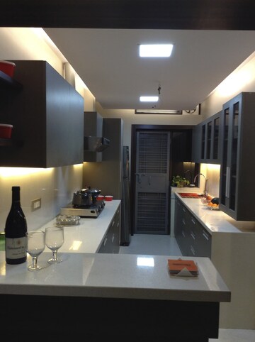 Furnished Amenities in 4 BHK Builder Floor at Sector 43 – for Sale