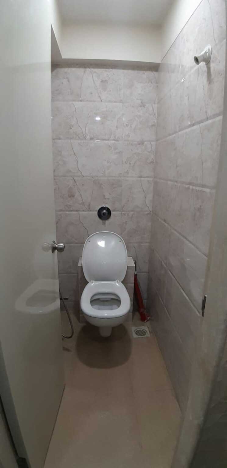 Bathroom, andheri west 4 Bedroom 2000 Sq.Ft. Apartment In Andheri West Mumbai 8272298