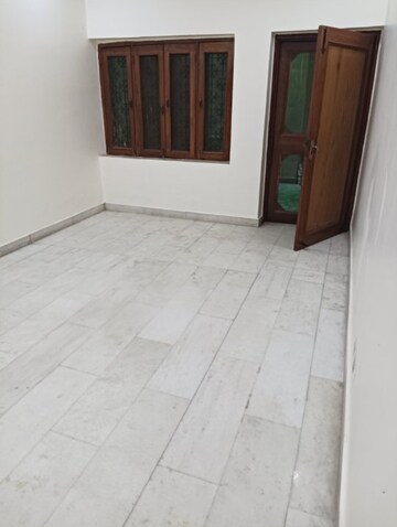 Room in 4 BHK Builder Floor at Rajouri Garden – for Rent