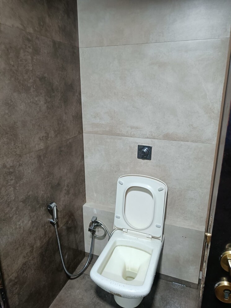 Attached Bathroom, andheri west 4 Bedroom 2600 Sq.Ft. Apartment In Andheri West Mumbai 8272322