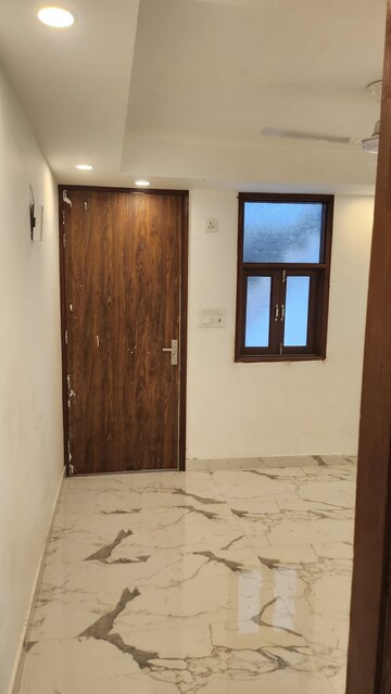 Room in 1 BHK Builder Floor at Saket – for Rent