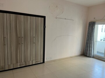 Room in 3 BHK Apartment at Vatika Urban Woods, Ajmer Road – for Rent