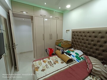 Bedroom in 3.5 BHK Apartment at Andheri West – for Sale