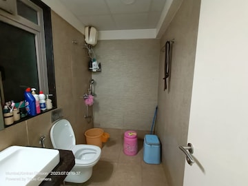 Bathroom in 3.5 BHK Apartment at Andheri West – for Sale