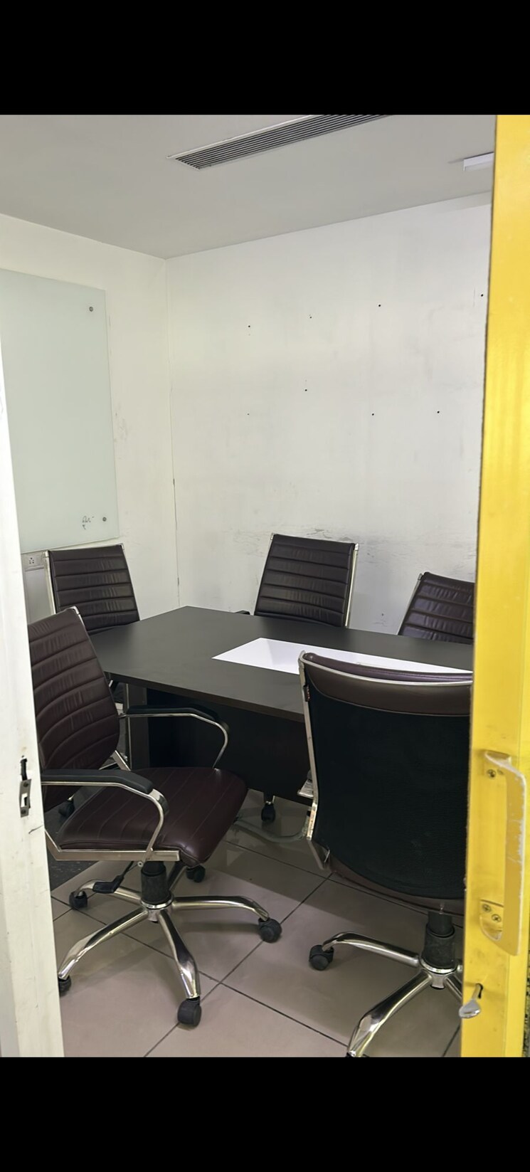 Team Area, sector 125 Commercial Office Space 4000 Sq.Ft. In Sector 125 Noida 8272414