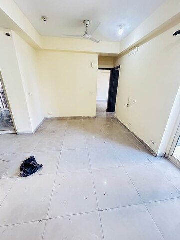 Room in 2.5 BHK Apartment at Supertech Ecociti, Sector 137 – for Sale