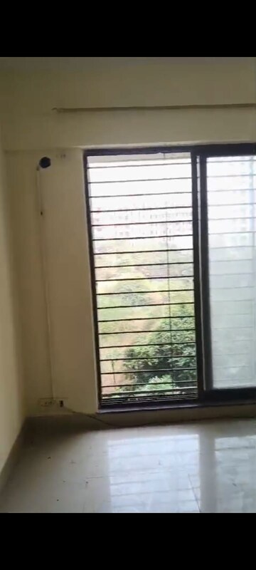 Room in 3 BHK Apartment at Goyal Lakshchandi Heights, Goregaon East – for Rent
