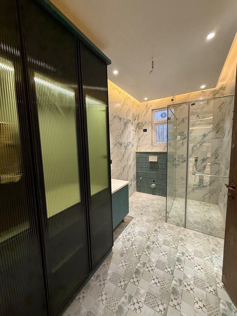 Kitchen, srishti-greenfield-homes 4 Bedroom 3100 Sq.Ft. Builder Floor In Green Fields Colony Faridabad 8272449