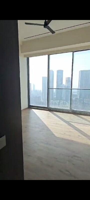Room in 4 BHK Apartment at Rustomjee Crown, Prabhadevi – for Rent