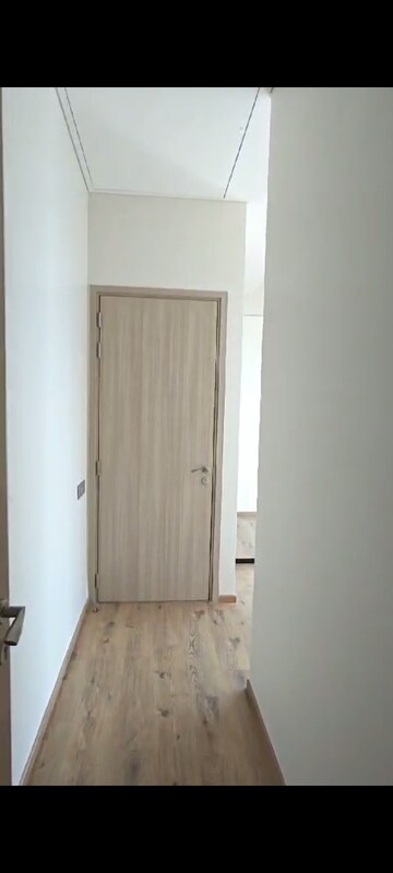 Room in 4 BHK Apartment at Rustomjee Crown, Prabhadevi – for Rent