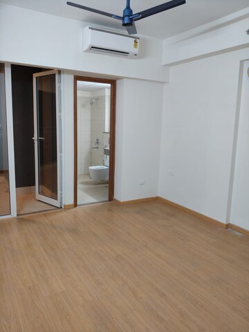 Room in 2 BHK Apartment at Godrej Woods, Sector 43 – for Rent