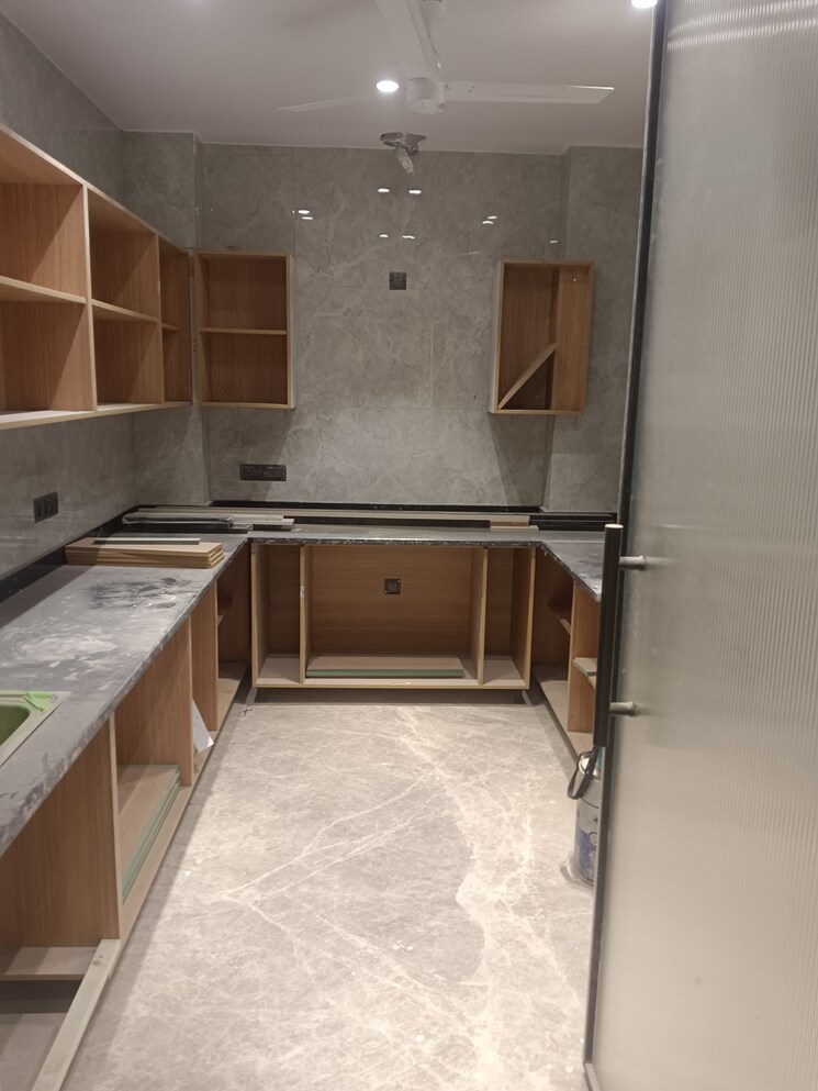 Kitchen, sukhdev vihar 4 Bedroom 300 Sq.Yd. Builder Floor In Sukhdev Vihar Delhi 8272480