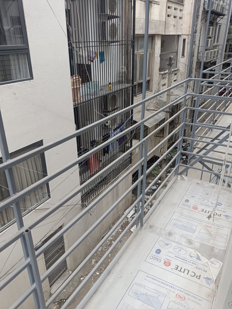 Balcony, sukhdev vihar 4 Bedroom 500 Sq.Yd. Builder Floor In Sukhdev Vihar Delhi 8272484