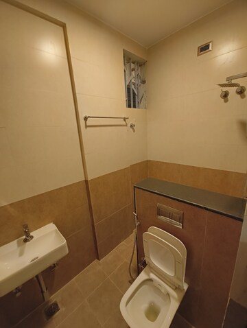 Bathroom in 3 BHK Builder Floor at Kaypee Grandeur Indiranagar, Indiranagar – for Rent