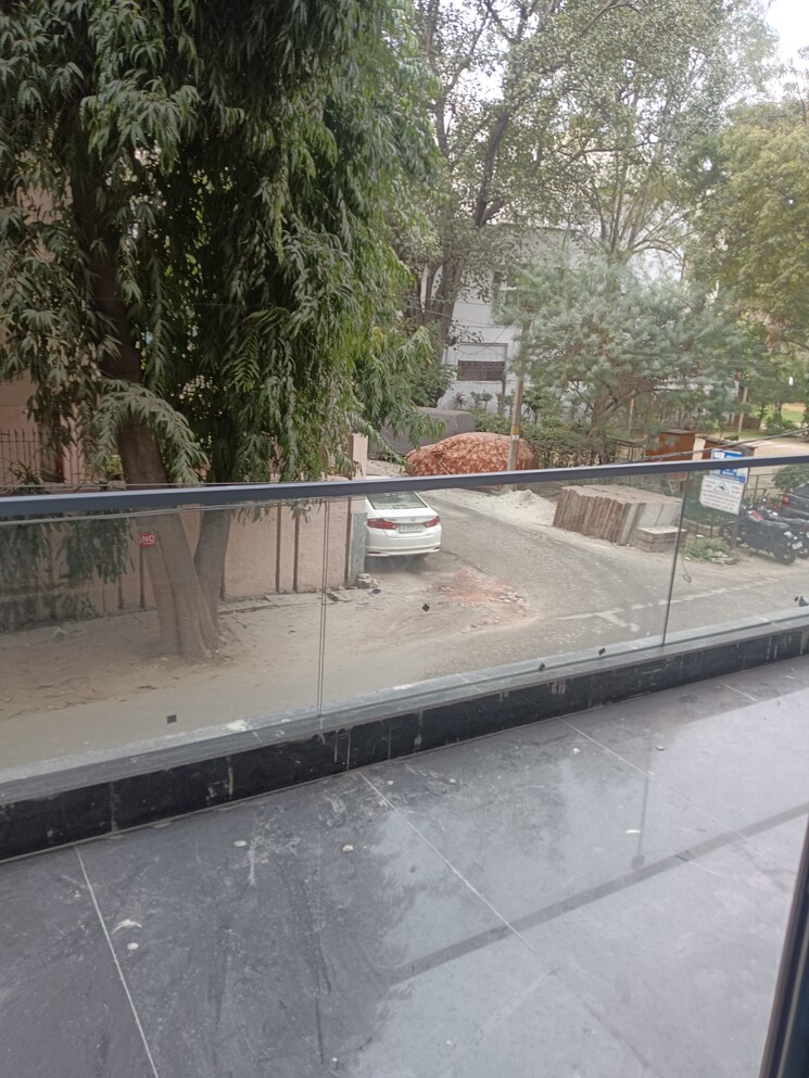 Balcony, uday park 3 Bedroom 214 Sq.Yd. Builder Floor In Uday Park Delhi 8272489
