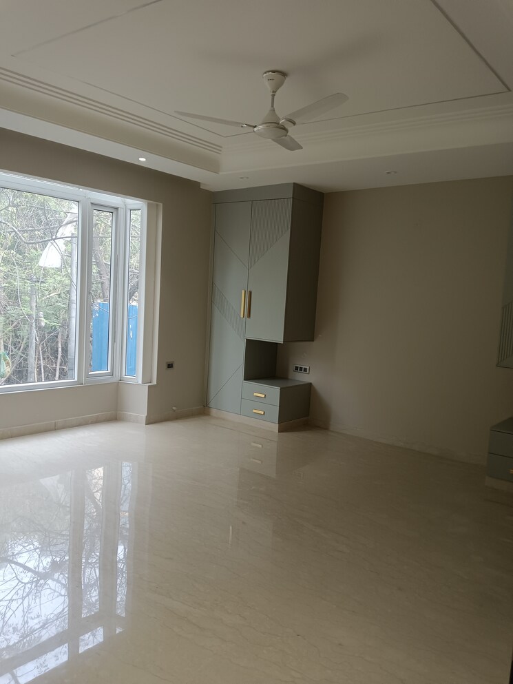 Room, safdarjung enclave 3 Bedroom 214 Sq.Yd. Builder Floor In Safdarjung Enclave Delhi 8272503