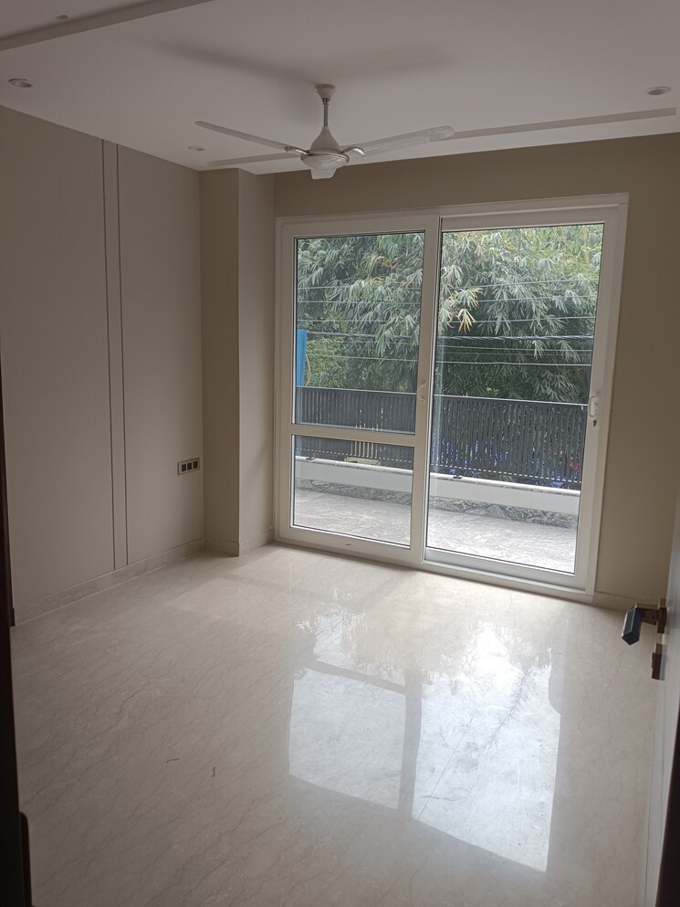 Room, safdarjung enclave 3 Bedroom 214 Sq.Yd. Builder Floor In Safdarjung Enclave Delhi 8272503