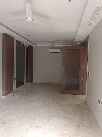 Room in 3 BHK Builder Floor at Safdarjung Enclave – for Sale