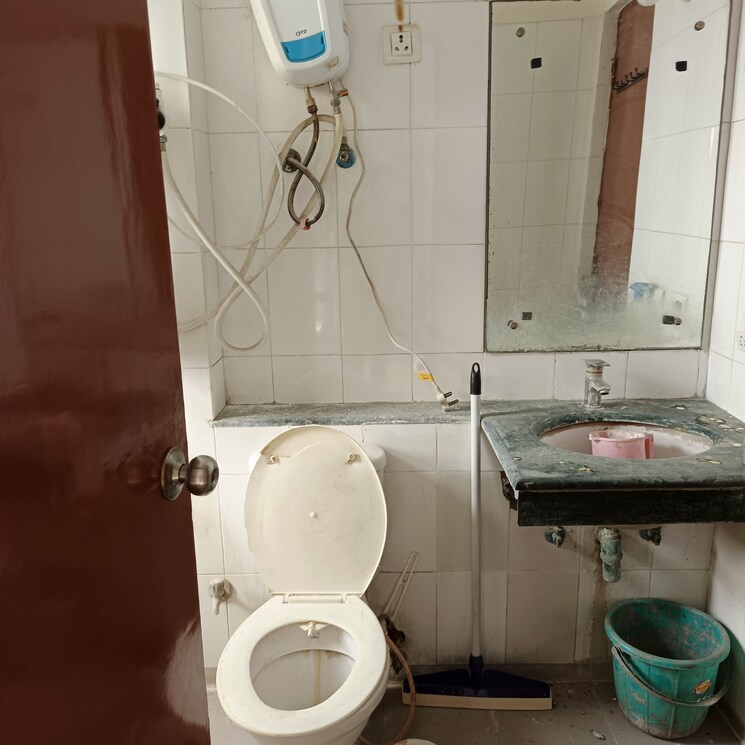 Bathroom, shiv-sai-ozone-park 3 Bedroom 1700 Sq.Ft. Apartment In Sector 86 Faridabad 8272541
