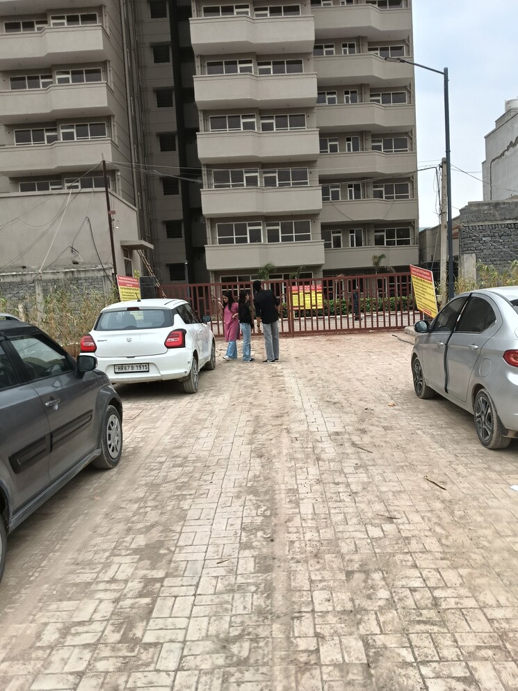  Parking, pyramid-pride 2 Bedroom 578 Sq.Ft. Apartment In Sector 76 Gurgaon 8272567