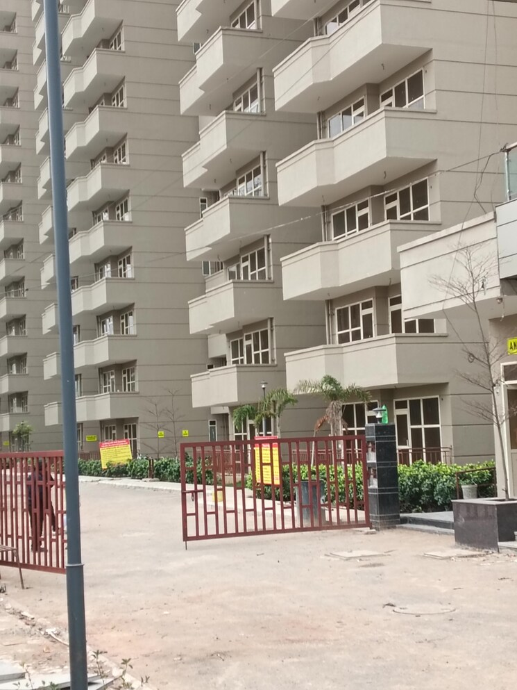 Exterior View, pyramid-pride 2 Bedroom 578 Sq.Ft. Apartment In Sector 76 Gurgaon 8272567