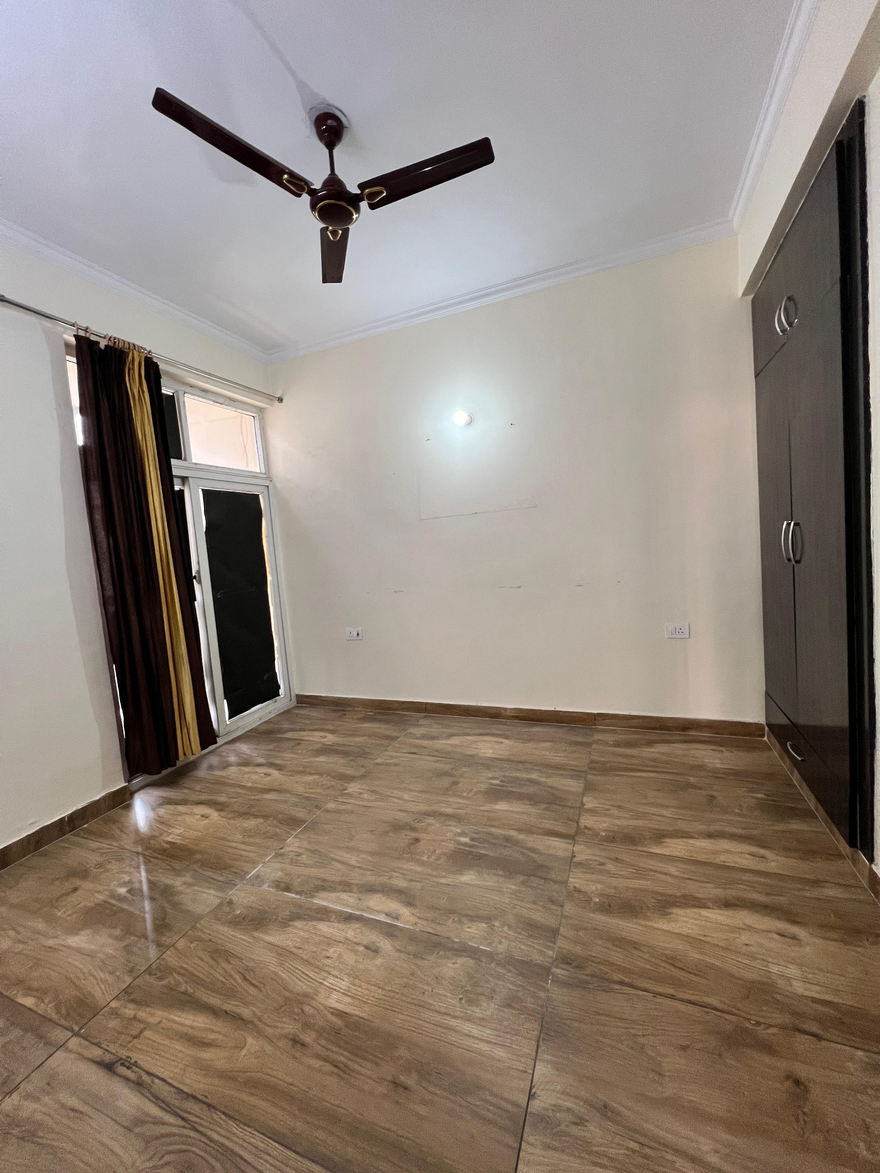 3 BHK 1350 Sq.Ft. Apartment in Aims Golf City