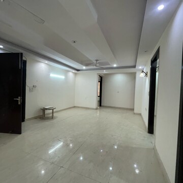 Room in 4 BHK Builder Floor at Green Fields Colony – for Rent