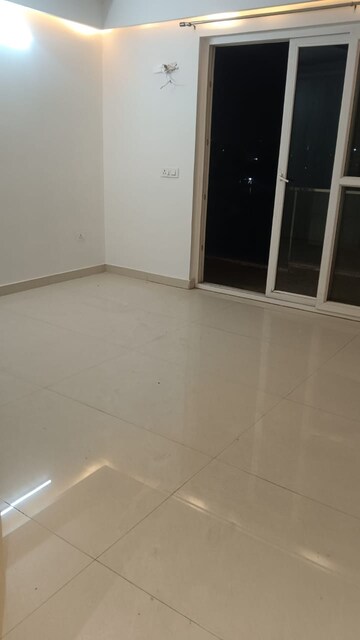 Room in 3 BHK Builder Floor at Unitech Woodstock Floors, Sector 50 – for Rent