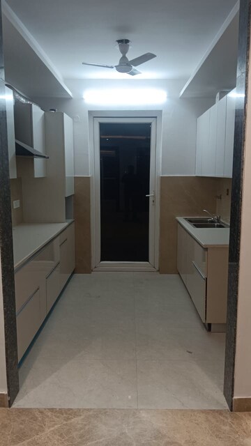 Building Lobby in 3 BHK Builder Floor at Unitech Woodstock Floors, Sector 50 – for Rent