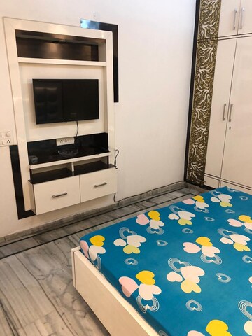 Bedroom in 2 BHK Apartment at Greater Kailash I – for Rent