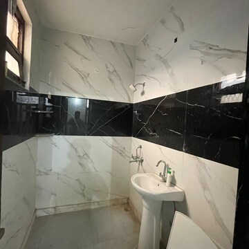 Team Area in 2 BHK Builder Floor at Green Fields Colony – for Rent