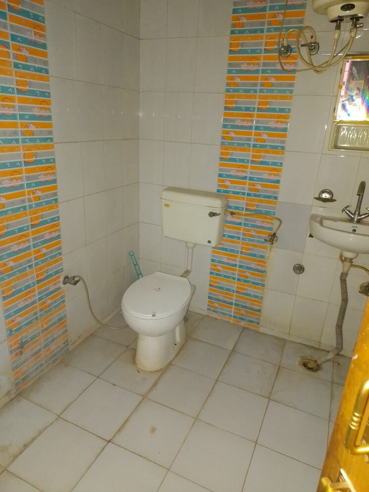 Bathroom, gomti nagar 2 Bedroom 1250 Sq.Ft. Independent House In Gomti Nagar Lucknow 8272725
