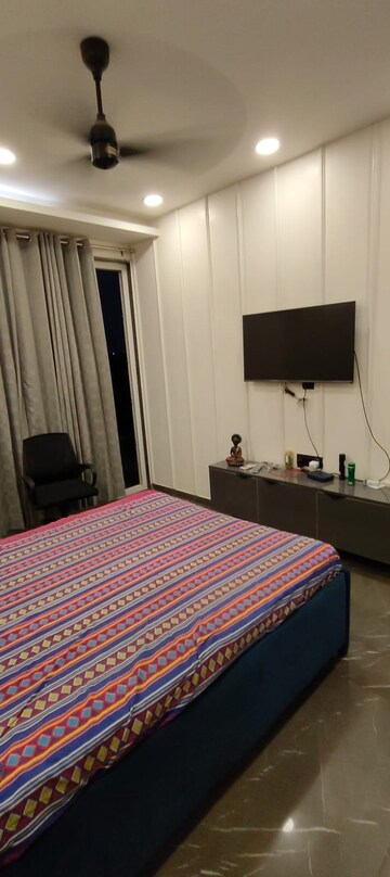 Bedroom in 3.5 BHK Apartment at Unitech Escape, Sector 50 – for Rent