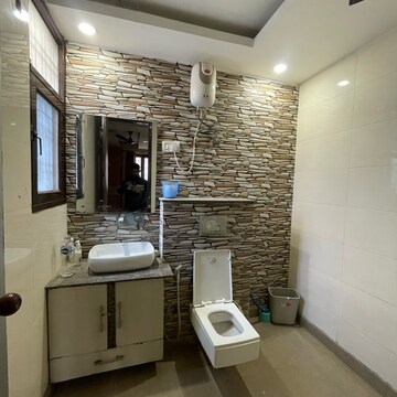 Building Lobby in 4 BHK Builder Floor at Green Fields Colony – for Rent