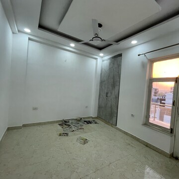 Room in 3 BHK Builder Floor at Green Fields Colony – for Rent