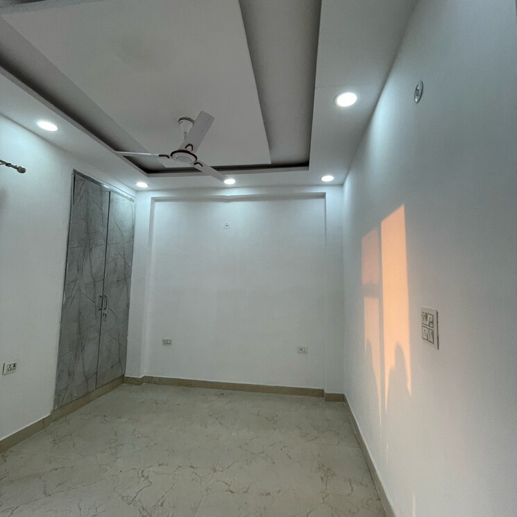 Room, green fields colony 3 Bedroom 1800 Sq.Ft. Builder Floor In Green Fields Colony Faridabad 8272735