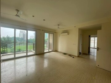 Room in 3 BHK Apartment at Conscient Heritage Max, Sector 102 – for Sale
