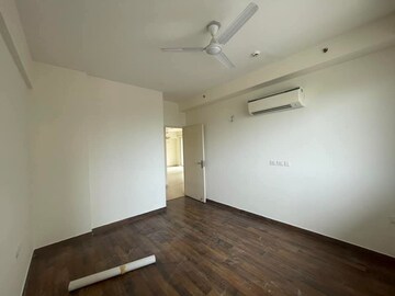Room in 3 BHK Apartment at Conscient Heritage Max, Sector 102 – for Sale
