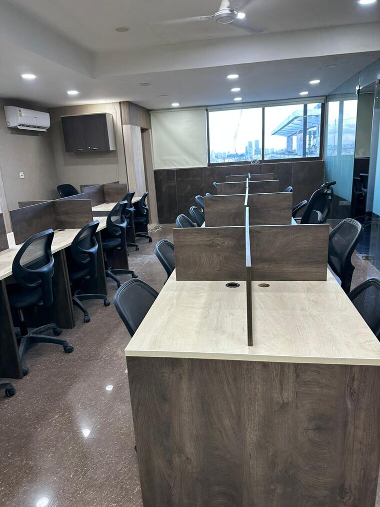 Team Area, park street Commercial Office Space 4500 Sq.Ft. In Park Street Kolkata 8272787