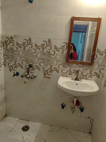 Bathroom in 3.5 BHK Villa at RWA Apartments Sector 41, Sector 41 – for Rent
