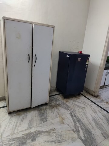 Room in 3.5 BHK Villa at RWA Apartments Sector 41, Sector 41 – for Rent