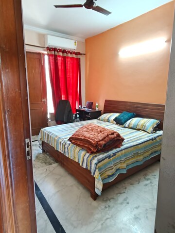 Bedroom in 3 BHK Builder Floor at SS Southend Floors, South City 2 – for Rent