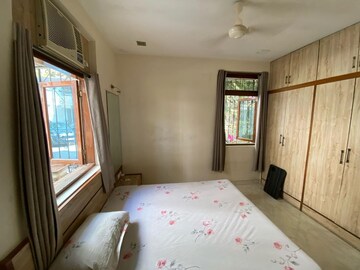 Bedroom in 2 BHK Apartment at Dadar West – for Rent