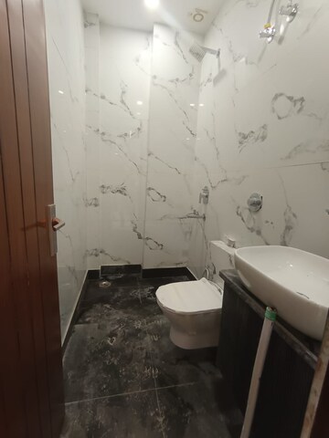Bathroom in 2.5 BHK Builder Floor at Paschim Vihar – for Rent