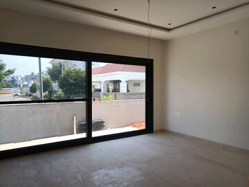 Room in 5 BHK Villa at Thumukunta – for Sale