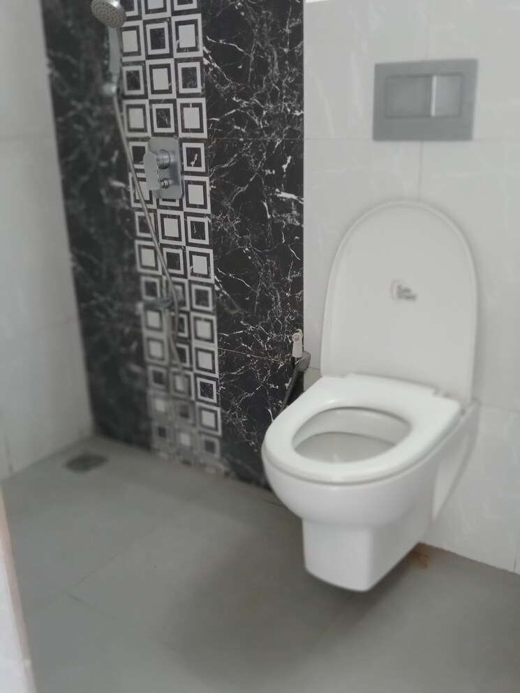 Bathroom, globe-heights 3 Bedroom 1400 Sq.Ft. Apartment In Goregaon East Mumbai 8272927