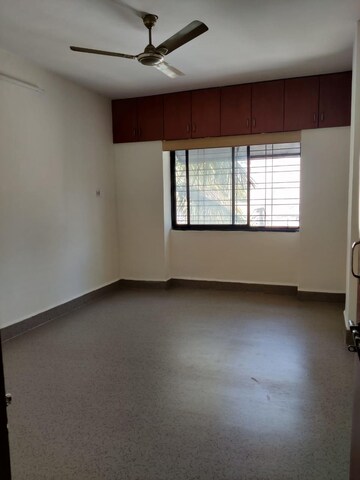 Room in 2 BHK Apartment at Madhumita Apartment Gururaj Society, Kothrud – for Rent