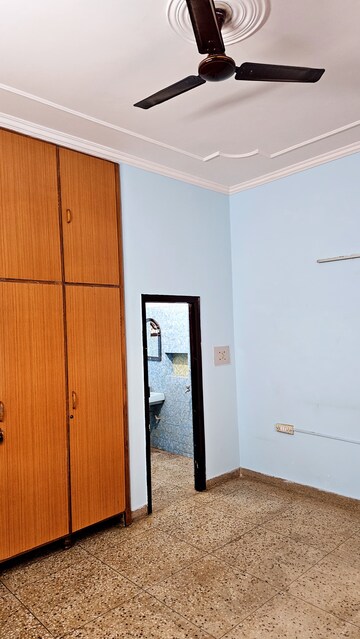 Room in 2 BHK Independent House at Gomti Nagar – for Rent