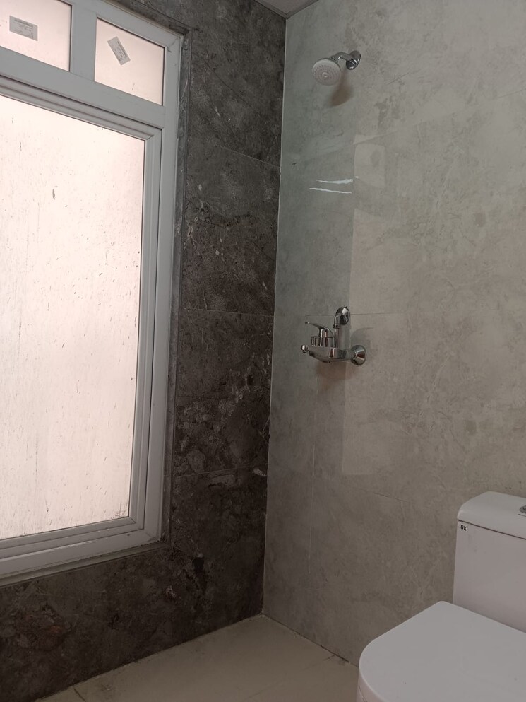 Bathroom, amrapali-golf-homes 2 Bedroom 835 Sq.Ft. Apartment In Sector 4 Greater Noida Greater Noida 8273075